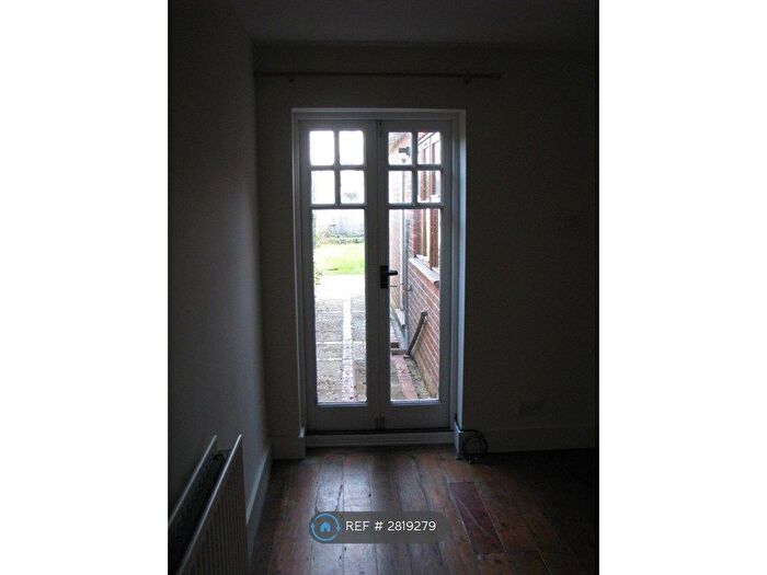 2 Bedroom Semi-detached House To Rent In Oakdene Road, Guildford, GU3