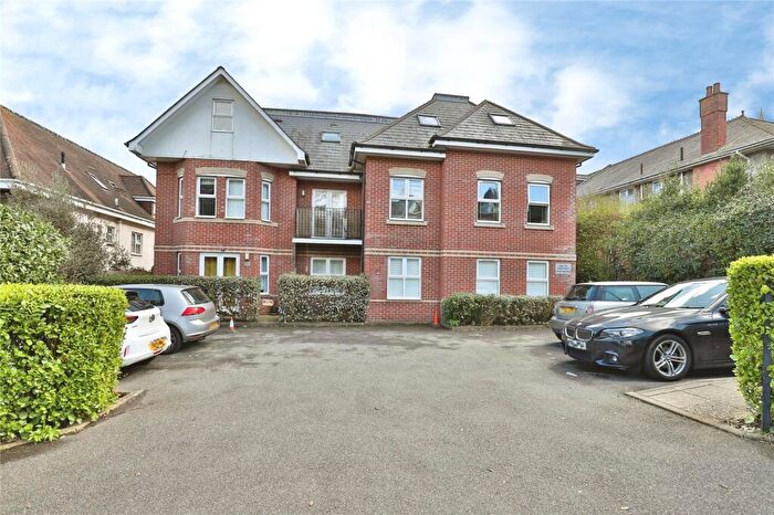1 Bedroom Flat For Sale In Cambridge Road, Bournemouth, Dorset, BH2