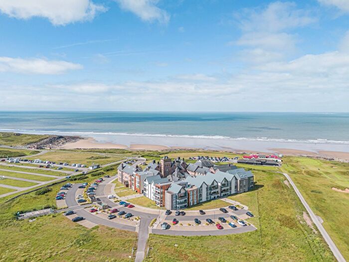 3 Bedroom Flat For Sale In Rest Bay, Porthcawl, CF36