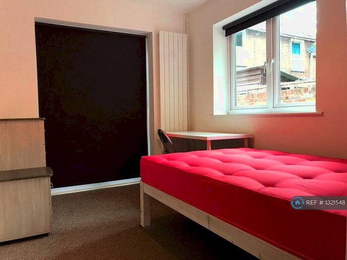 3 Bedroom Maisonette To Rent In Wincheap, Canterbury, CT1