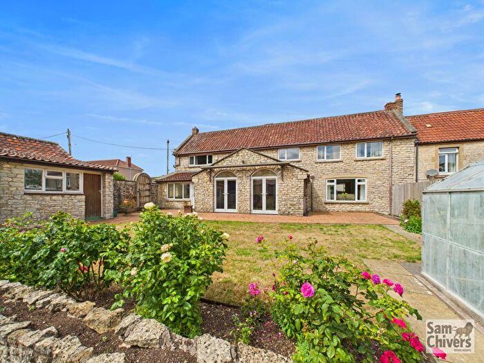 4 Bedroom Semi-Detached House For Sale In Tennis Court Road, Paulton, BS39