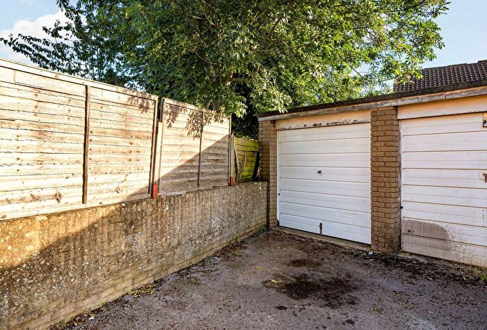 3 Bedroom End Of Terrace House For Sale In Charlton Mead Drive, Bristol, Somerset, BS10