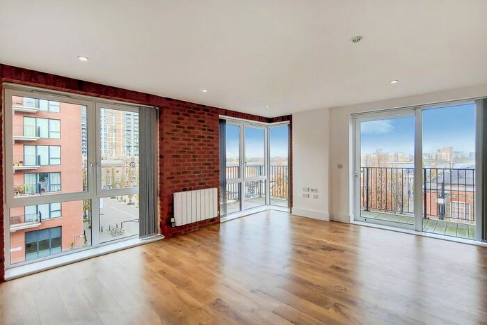 3 Bedroom Flat To Rent In Royal Arsenal, Woolwich, London, SE18