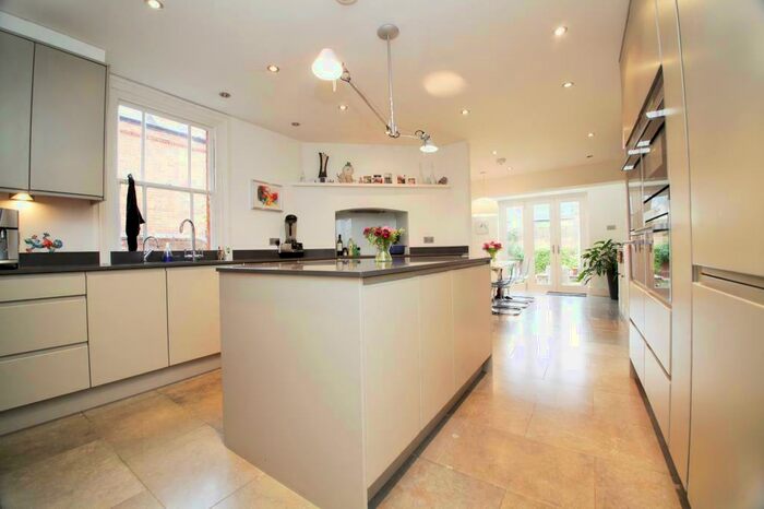 5 Bedroom Semi-Detached House To Rent In Alexandra Road, Reading, Berkshire, RG1