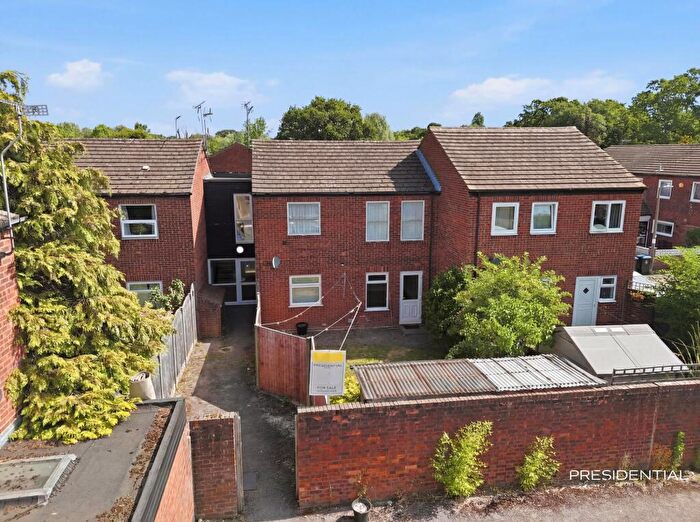 1 Bedroom Flat For Sale In Kingsley Road, Loughton, IG10