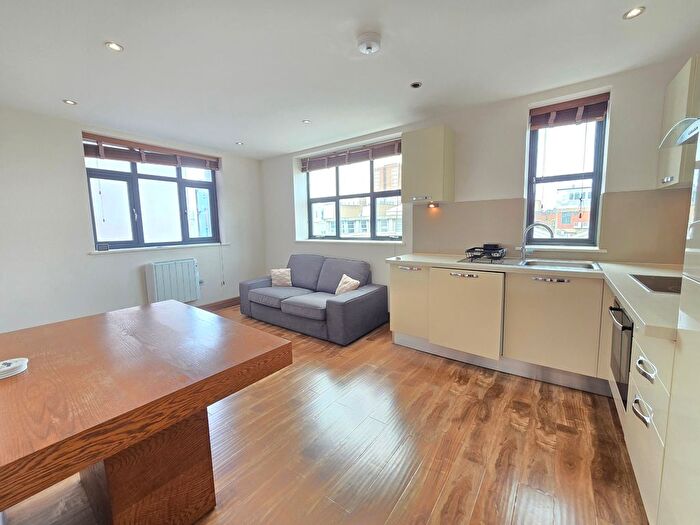 1 Bedroom Flat To Rent In Clifton Terrace, London, London, N4