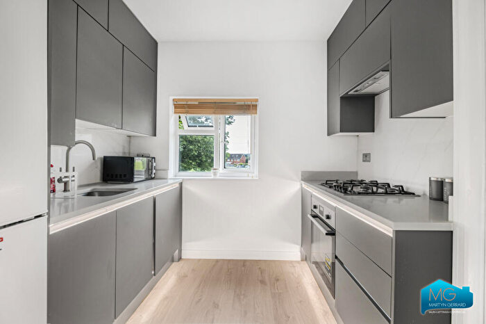 1 Bedroom Maisonette To Rent In Stanhope Road, Barnet, Hertfordshire, EN5