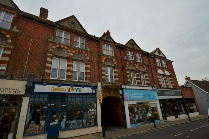 1 Bedroom Flat To Rent In Chapel Street, Petersfield, GU32