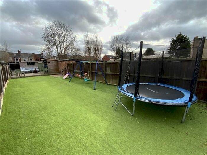 3 Bedroom Semidetached House For Sale In Aughton Road, Swallownest