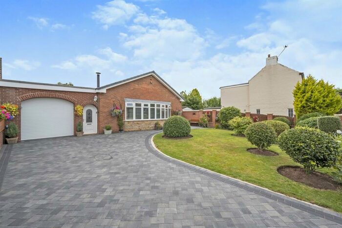 4 Bedroom Detached Bungalow For Sale In Upperthorpe Road, Westwoodside, Doncaster, DN9