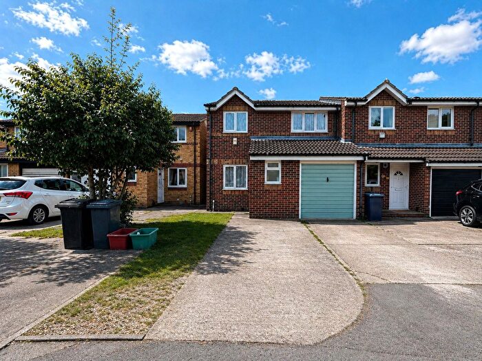 4 Bedroom End Of Terrace House To Rent In Burket Close, Southall, Greater London, UB2