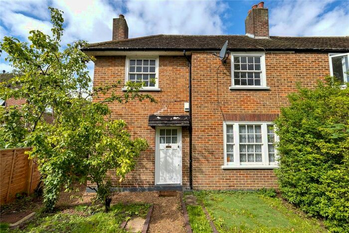 3 Bedroom Semi-Detached House To Rent In Alwyn Gardens, West Acton, London, W3