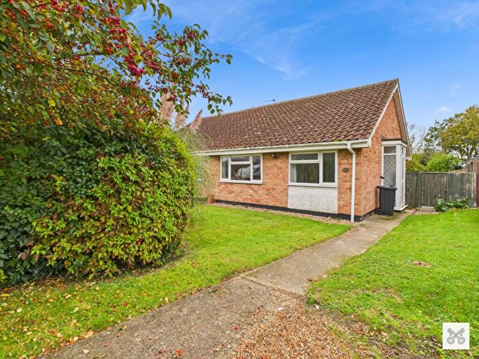 2 Bedroom Bungalow For Sale In Seamark Close, Monkton, Ramsgate, Kent, CT12