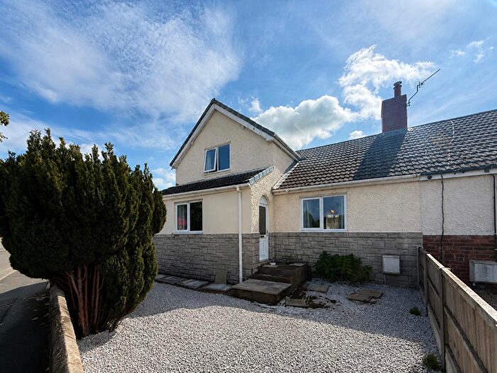 4 Bedroom End Of Terrace House To Rent In Shrewsbury Road, Bircotes, Doncaster, DN11