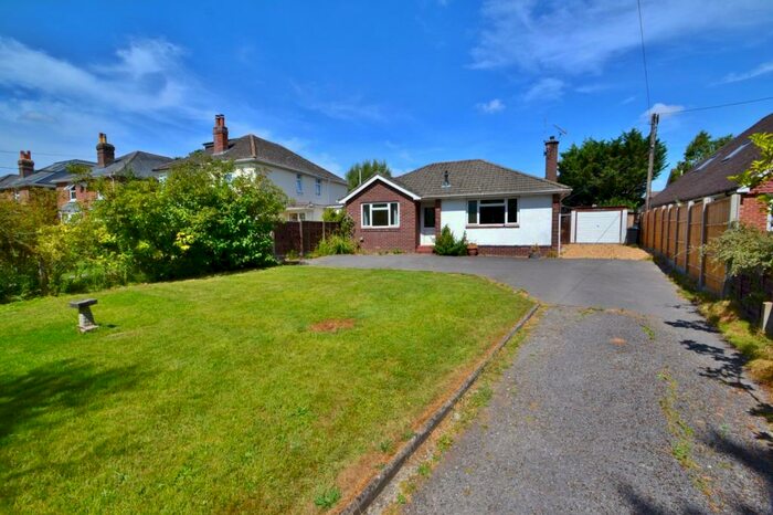 2 Bedroom Bungalow To Rent In Chandlers Ford, SO53