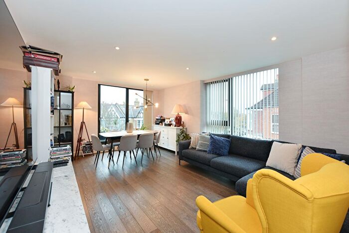 3 Bedroom Flat To Rent In Essex Park Mews, London, W3