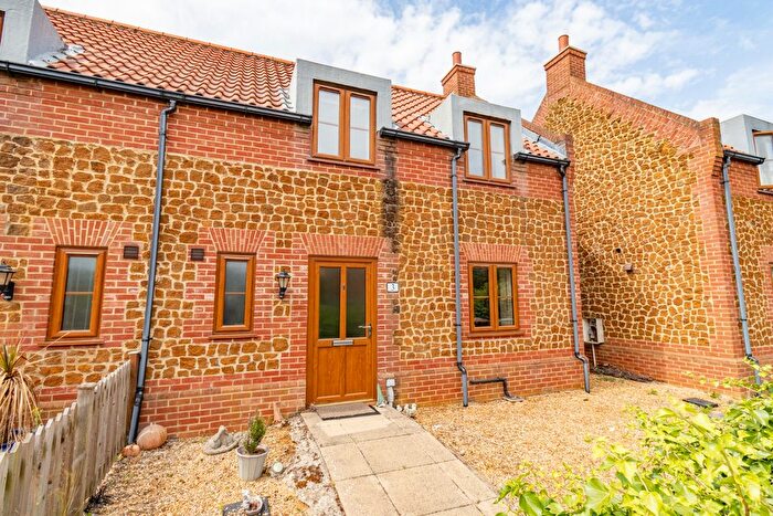 3 Bedroom Semi-Detached House For Sale In School Road, Middleton, PE32