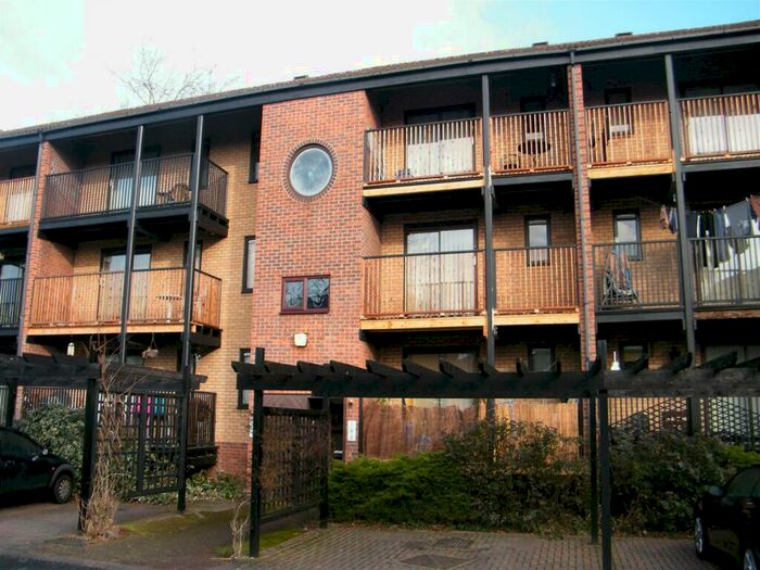 Studio To Rent In Castle Gardens, NG7