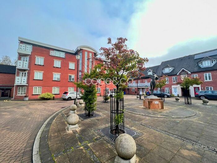 2 Bedroom Flat To Rent In Wyllie Mews, Burton-On-Trent, Staffordshire, DE14