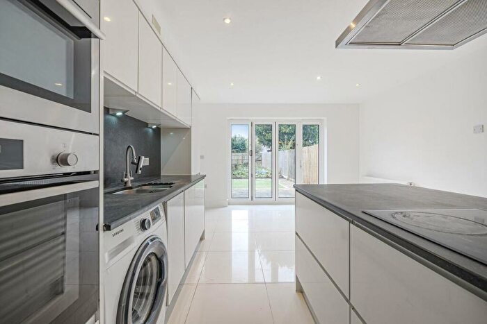 3 Bedroom Terraced House For Sale In Kingston Road, New Malden, KT3