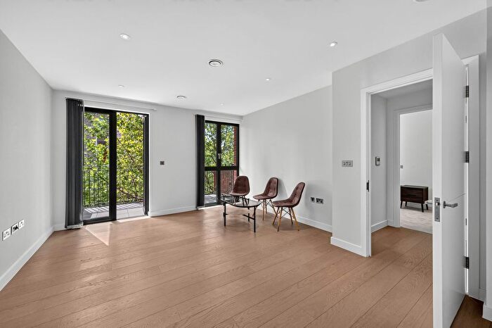 1 Bedroom Flat For Sale In Lyons Place, Lisson Grove, NW8