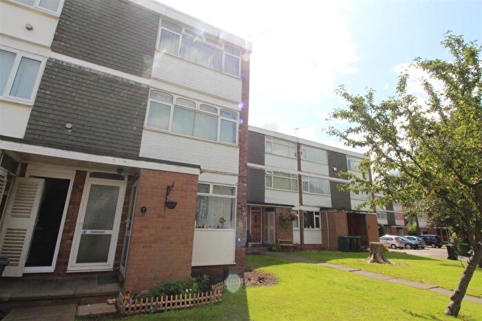 2 Bedroom Flat To Rent In Darnford Close, Wyken, Coventry, CV2