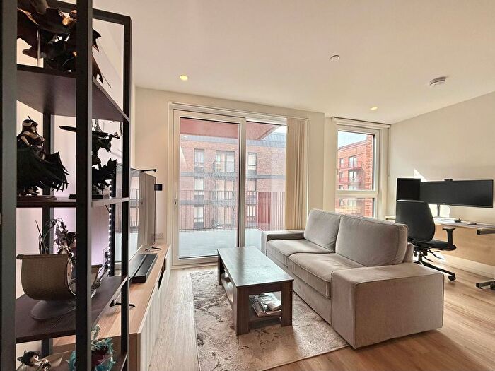 1 Bedroom Flat To Rent In Iris House, Hemlock Street, Heron Wharf, London, E14