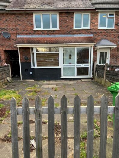 3 Bedroom Semi-Detached House To Rent In Baycroft Grove, Manchester, M23