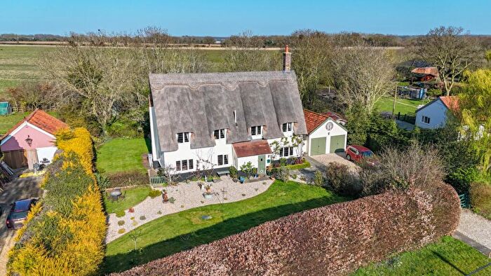 3 Bedroom Detached House For Sale In School Road, Brisley, NR20