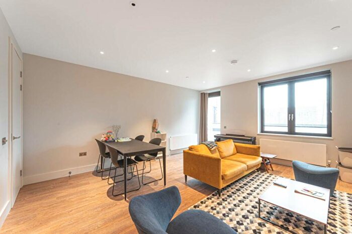 3 Bedroom Flat To Rent In Uncle Wembley, Wembley, HA9