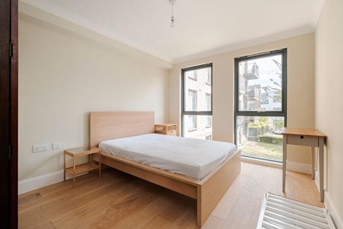 1 Bedroom Flat To Rent In Southgate Road, London, N1