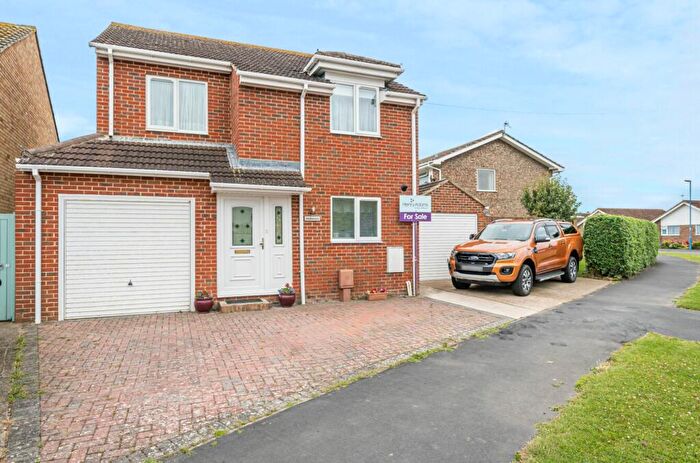 3 Bedroom Detached House For Sale In Malthouse Road, Selsey, PO20