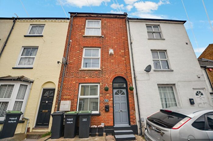 1 Bedroom Maisonette For Sale In East Terrace, Gravesend, Gravesend, DA12