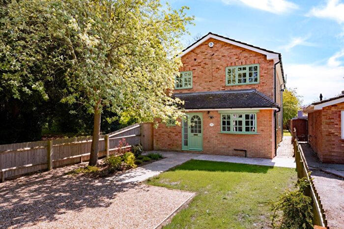 4 Bedroom Detached House For Sale In Church Walk, Cranfield, MK43