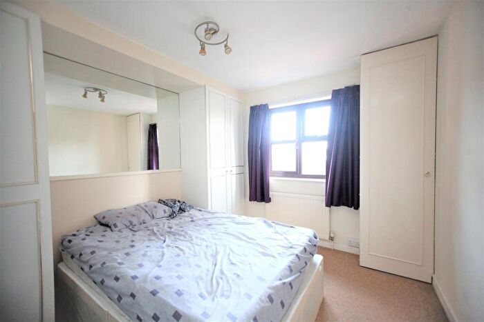 1 Bedroom Flat To Rent In Lansdown Court, Rundell Crescent, Hendon, NW4
