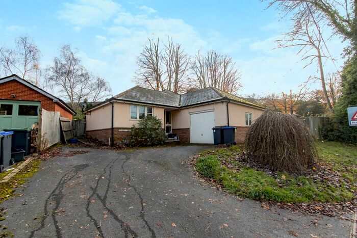 3 Bedroom Detached House For Sale In Sutton Road, Fovant, Salisbury, SP3