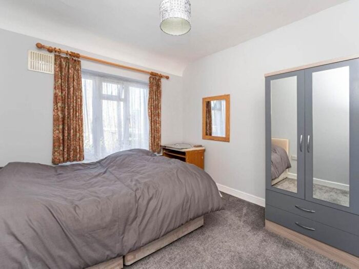 3 Bedroom Terraced House To Rent In Park Avenue, Southall, UB1