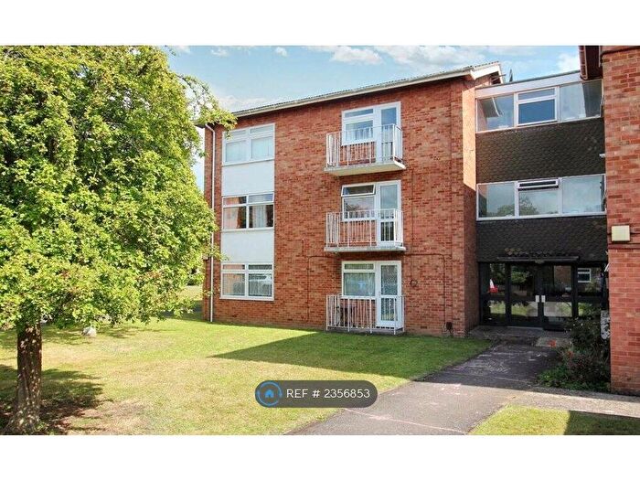 2 Bedroom Flat To Rent In Bath Road, Reading, RG1