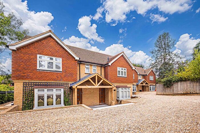 3 Bedroom Semi-Detached House To Rent In Albion Mews, Belswains Lane, Hemel Hempstead, Hertfordshire, HP3
