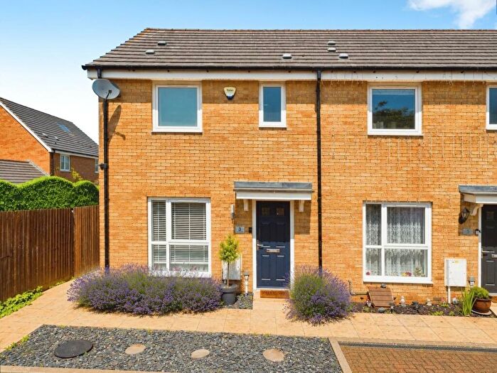 3 Bedroom End Of Terrace House For Sale In Banteng Terrace, Whitehouse, Milton Keynes, MK8