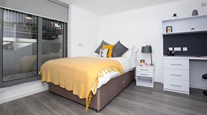 Studio To Rent In The Pavement, Popes Lane, London, W5