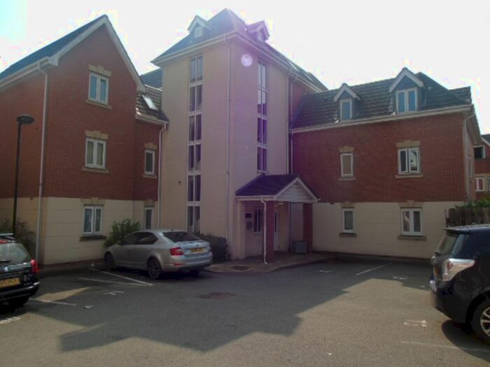 2 Bedroom Flat To Rent In Southfield Road, Hinckley, LE10