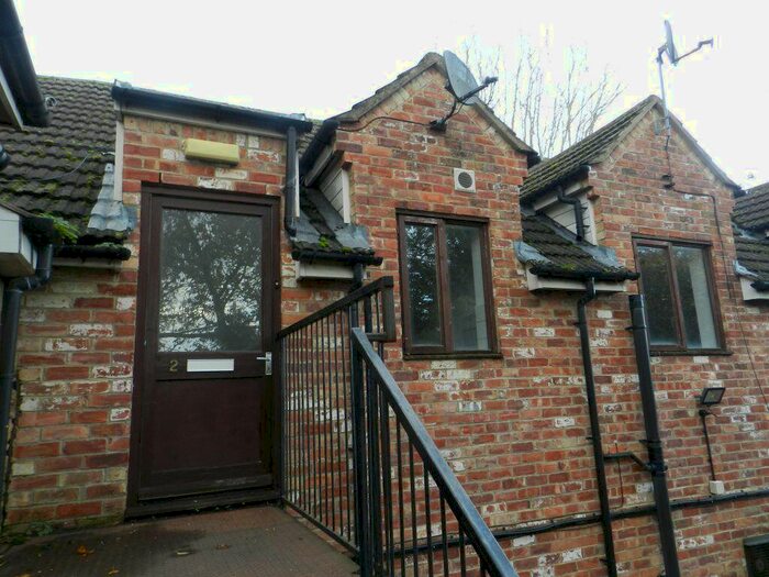 2 Bedroom Flat To Rent In Byfield, NN11