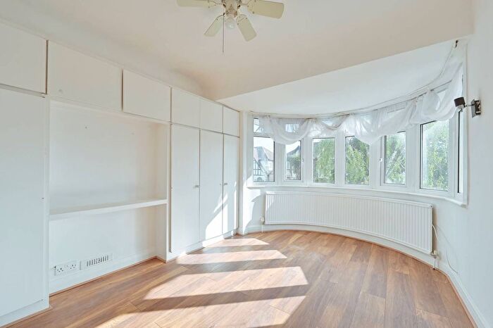 3 Bedroom Semi-Detached House To Rent In Sancroft Road, Harrow, HA3