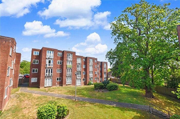 2 Bedroom Flat For Sale In Carey Court, Gravel Hill Close, Bexleyheath, DA6