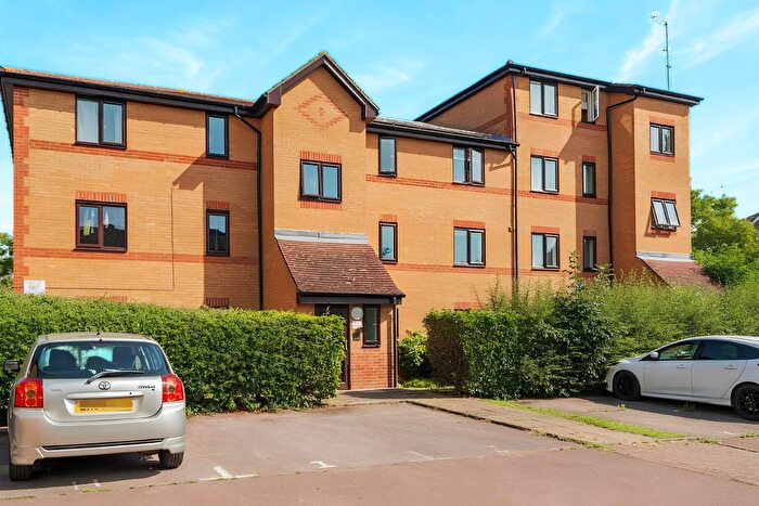 1 Bedroom Flat To Rent In Winery Lane, Kingston Upon Thames, KT1