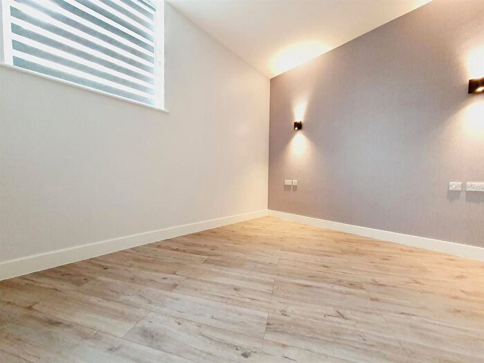 1 Bedroom Flat To Rent In Aster Court, Woodcote Road, Wallington, SM6