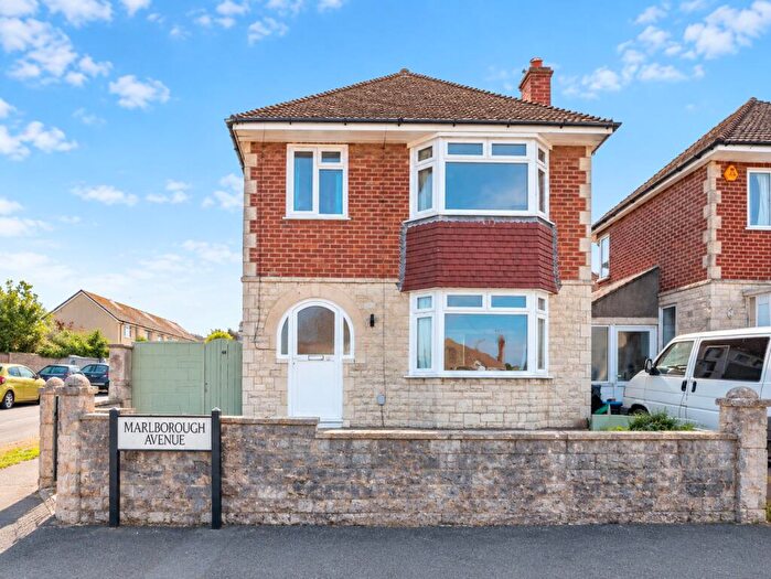 3 Bedroom Detached House For Sale In Marlborough Avenue, Weymouth, DT4