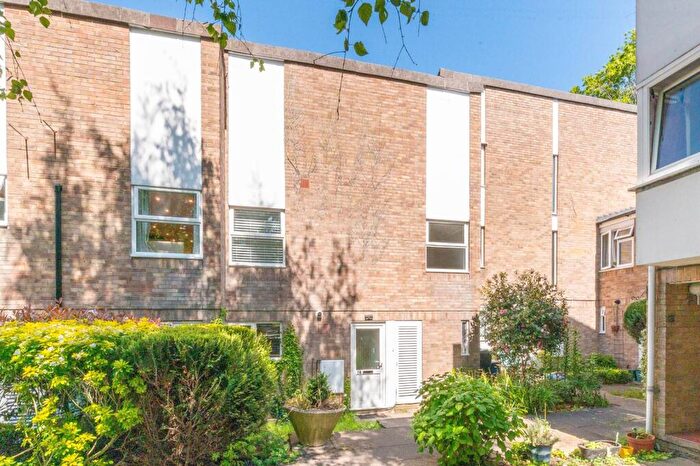 4 Bedroom House To Rent In St Clairs Road, East Croydon, Croydon, CR0