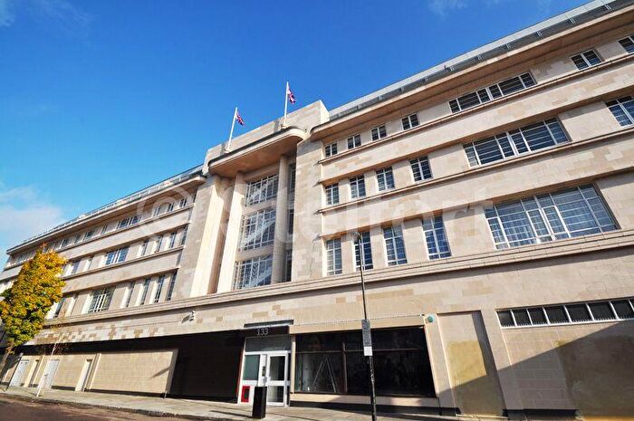 3 Bedroom Apartment To Rent In Axminster Road, London, N7